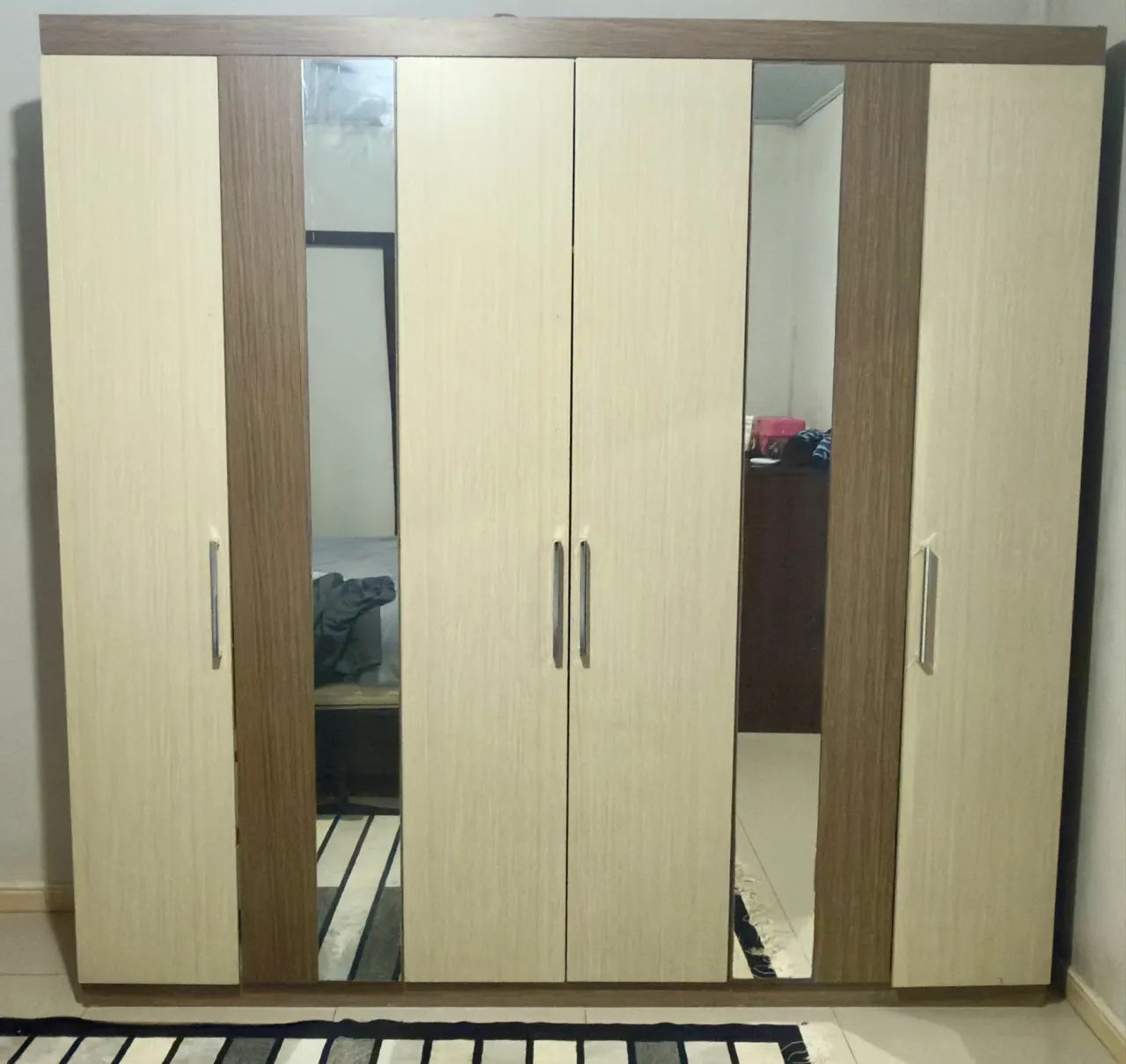 VENDO CONJUNTO: Guarda-Roupa de Casal + Cômoda (MDF) 