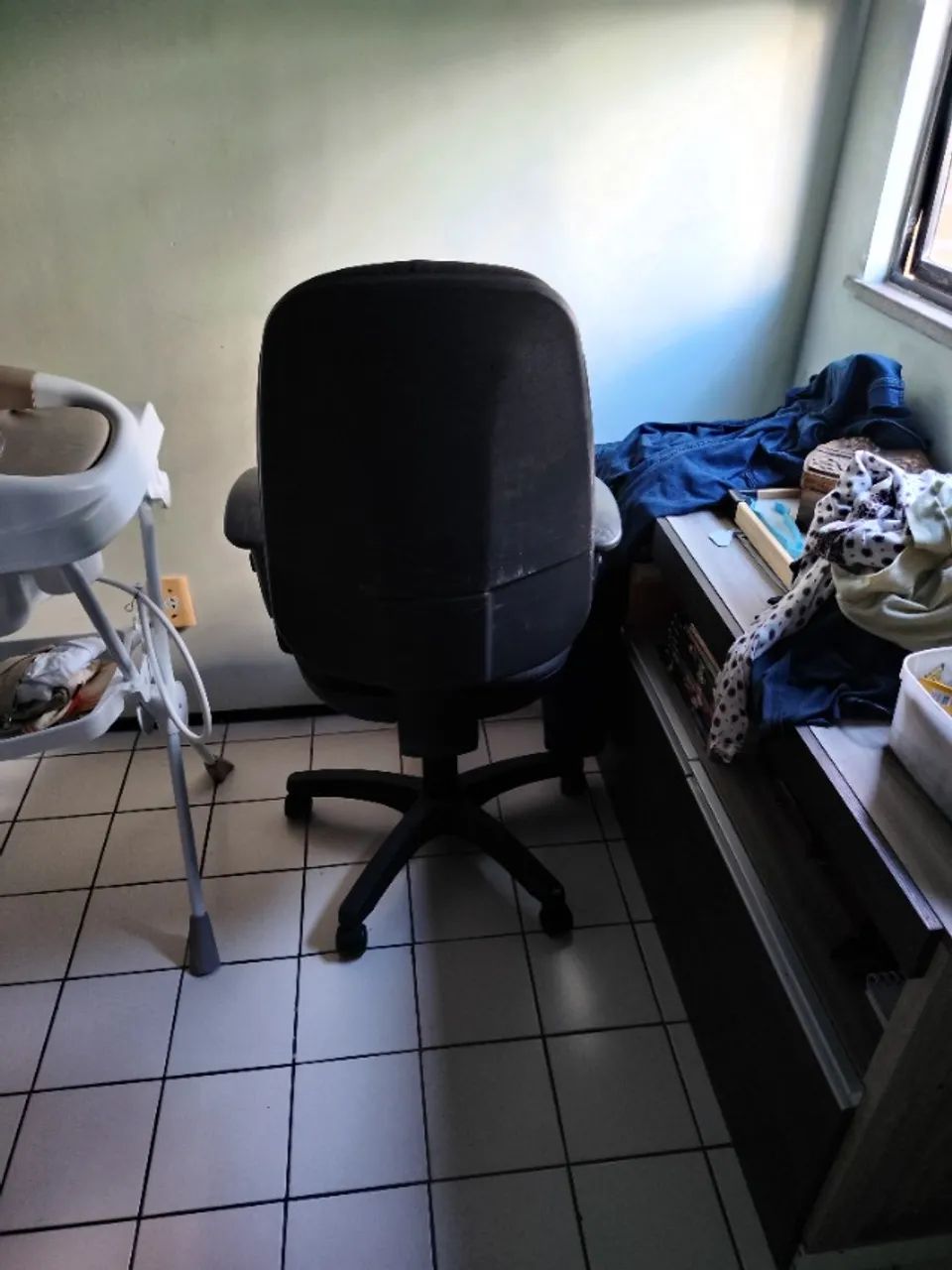 Cadeira de escritório impecável  - Foto 2