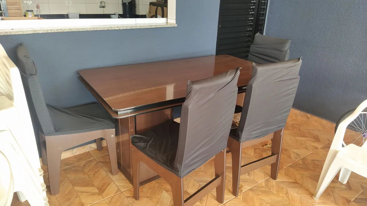 Mesa MDF com vidro 4mm e 6 cadeiras 