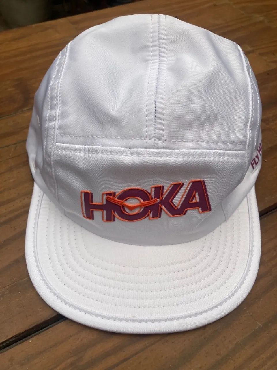 Bone HOKA branco NOVO