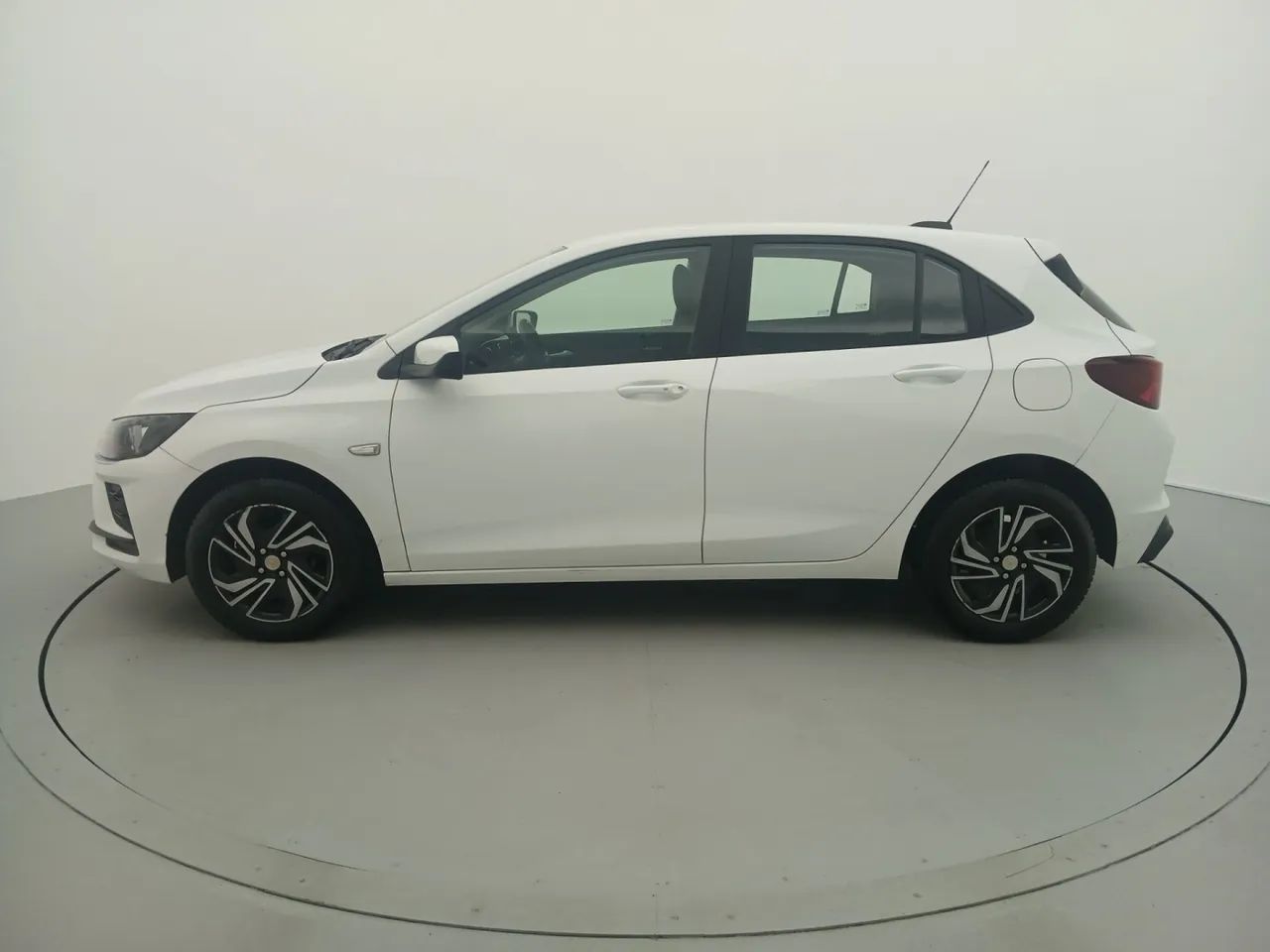 Chevrolet Onix Hatch 1.0 12V Flex Mec. 4P, foto 2 de 18