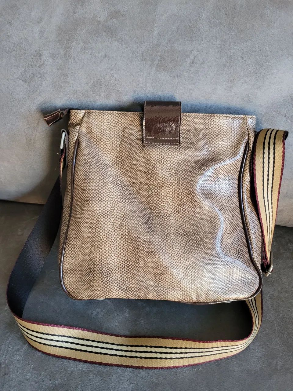 Bolsa tiracolo marca Pyrâmides  - Foto 2