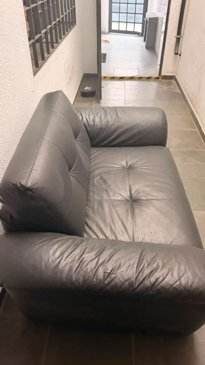 Sofá 2 Lugares Preto - Confortável e Conservado