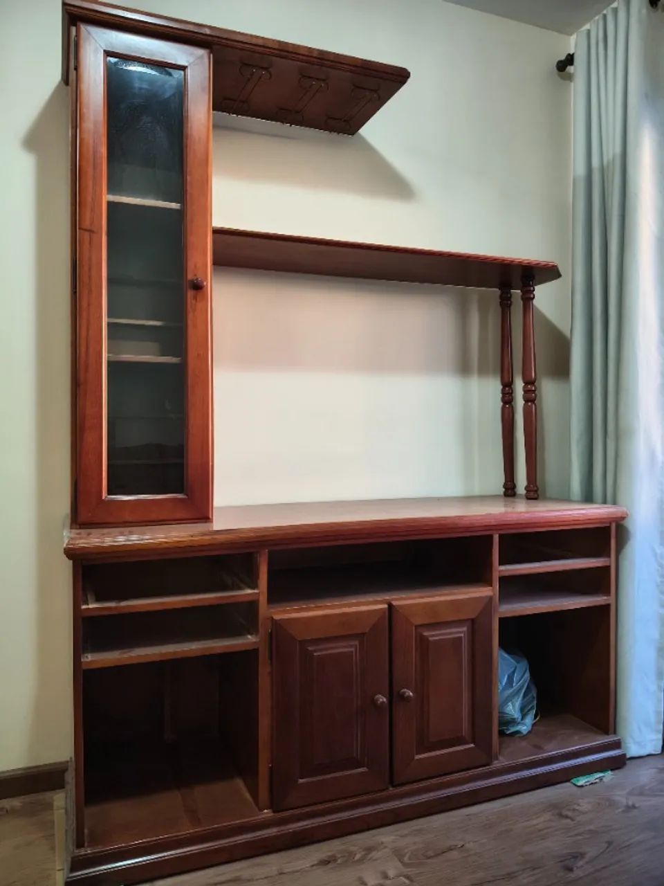 Rack de TV para sala em madeira maciça