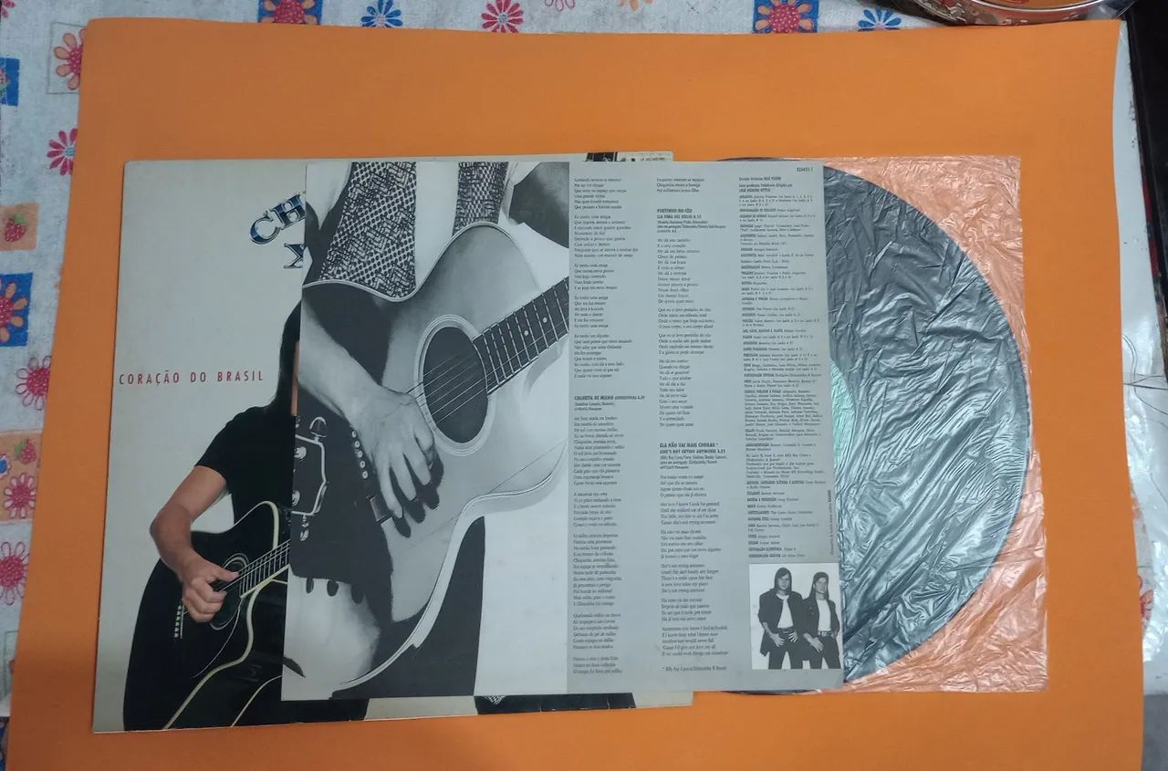 Vinil Chitãozinho E Xororó - Coração Do Brasil (1994) LP Original - Foto 2