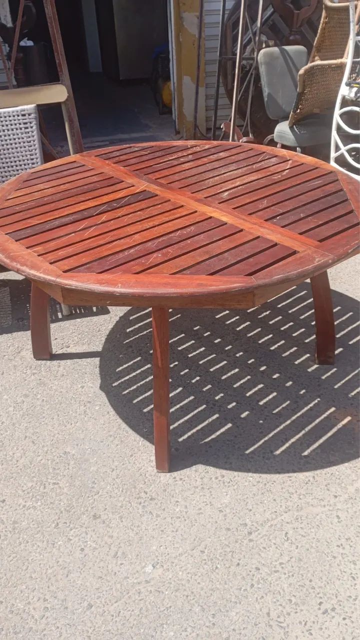 Mesa em madeira diâmetro 1,40m