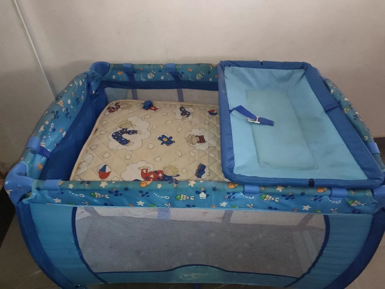 Crib with Safety Enclosure