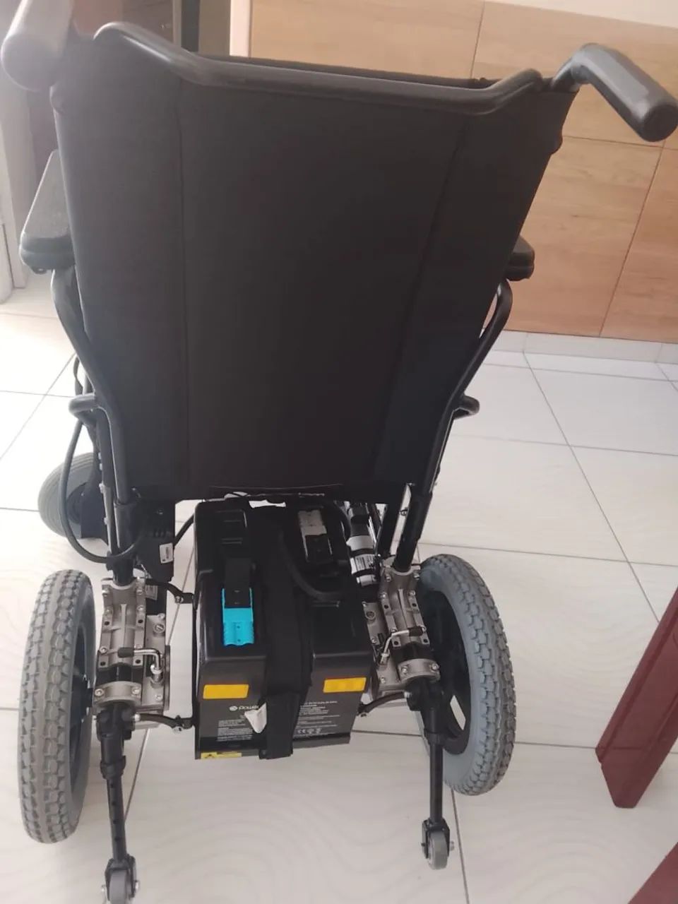 Cadeira de rodas motorizada nova  - Foto 5