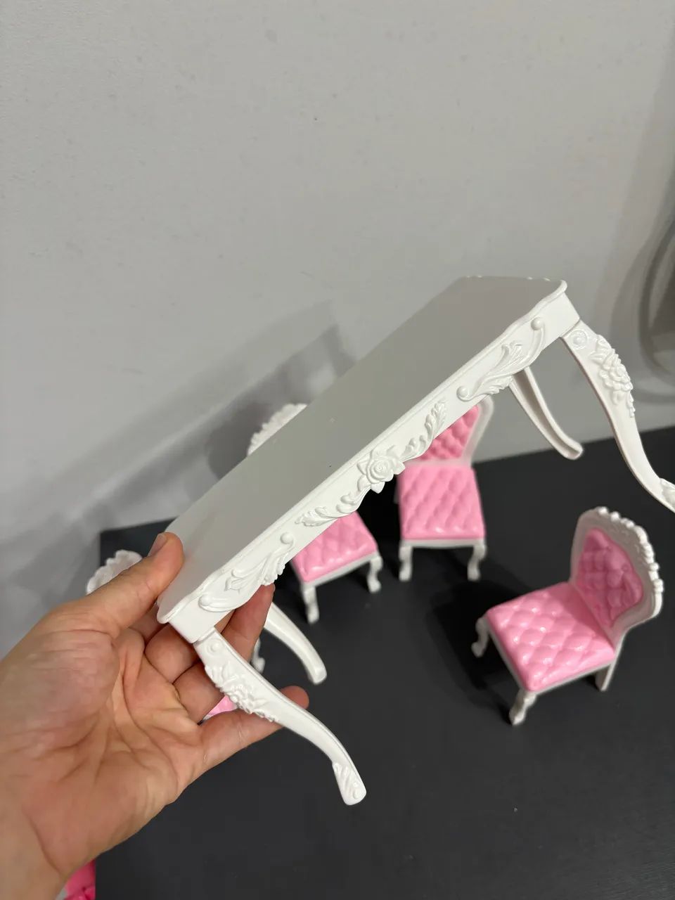 Kit mesa + cadeiras casa da barbie  - Foto 2