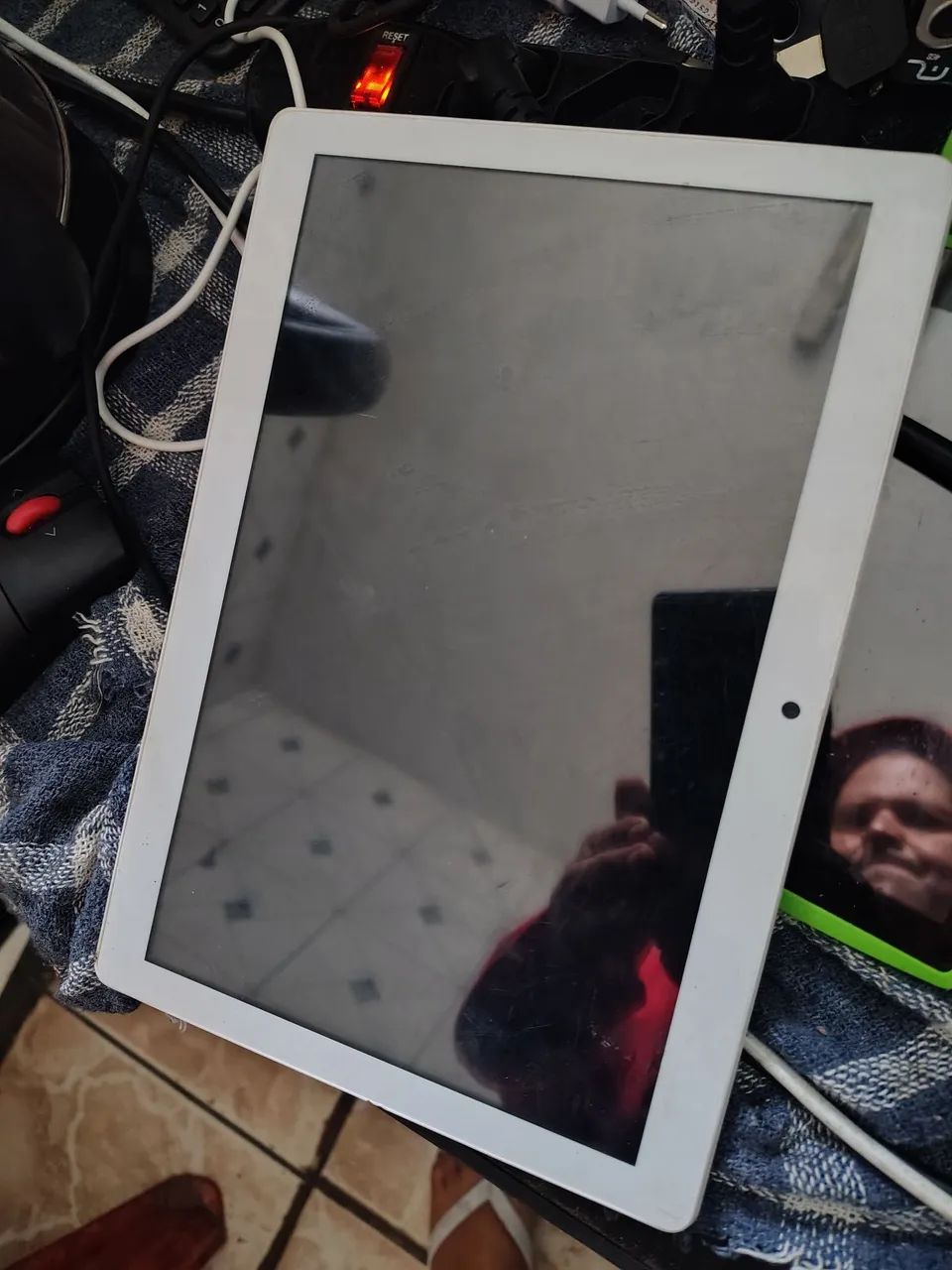 Tablet  tela 9 polegadas com defeito não liga - Foto 4