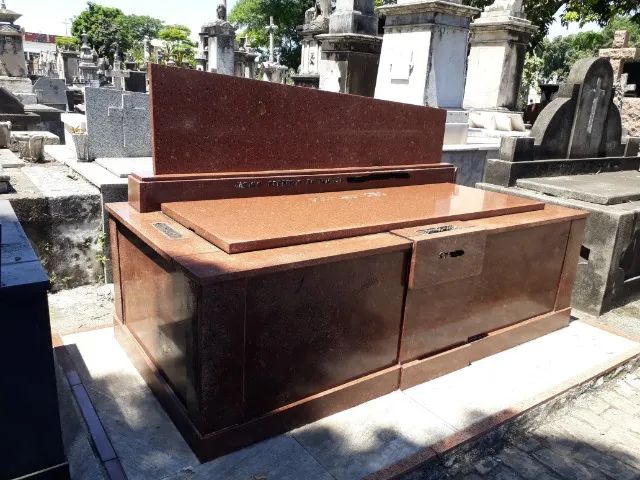 VENDO SEPULTURA-JAZIGO PERPÉTUO CEMITÉRIO SÃO FRANCISCO XAVIER, CAJU PRÓXIMO ADMINISTRAÇÃO - Foto 3