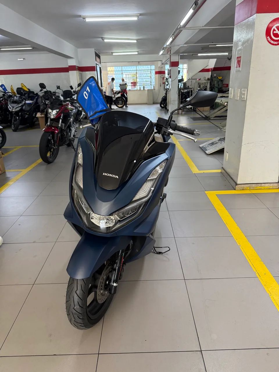 Vendo PCX pouco rodada, estado de zero. - Foto 3