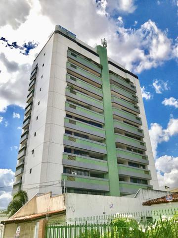 Apartamento de 3 quartos / Ótima localização no Centro