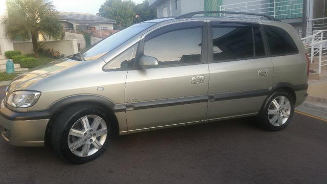 Zafira Elite 2.0 Bege/Dourada automática 7 lugares - Foto 2