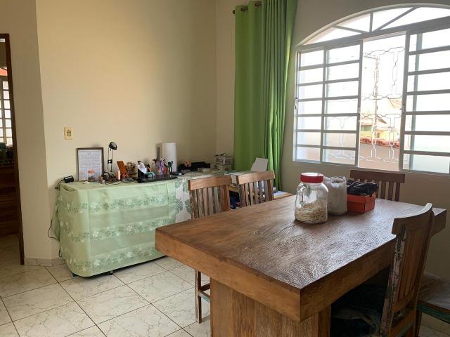 DA vendo uma linda casa em Itaúna no bairro Santanense,excelente localização - Foto 2