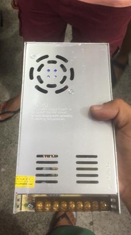 Fonte 50 amperes para som automotivo