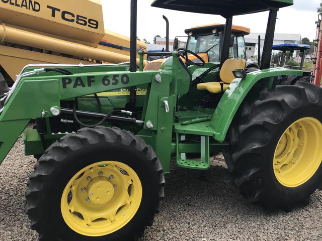 Trator JD 5705 com concha - Foto 3