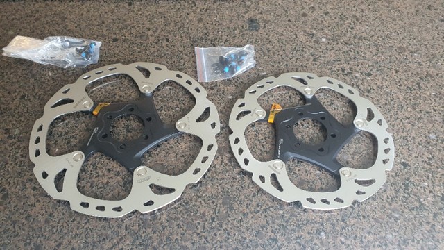 Par de Disco de Freio Shimano RT86 160 e 180mm Ice Tech - Foto 4