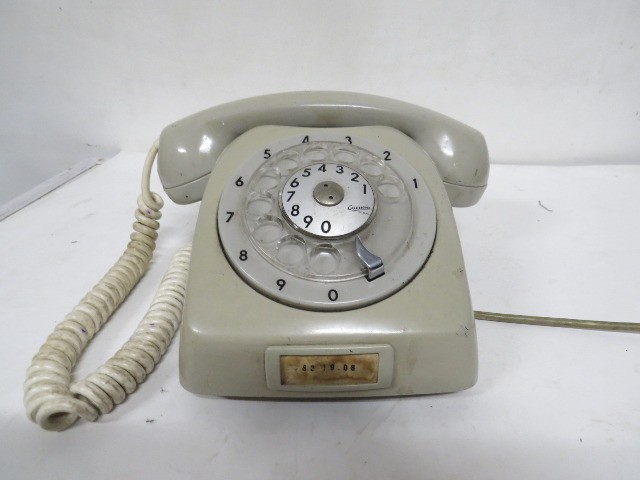 telefone antigo de disco.