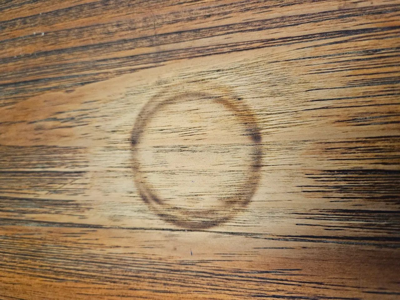 Beautiful table, solid wood!64861632157698123