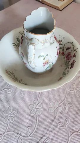 Gomil Antigo com Bacia em Porcelana Antiga, Delicada Pintura em Policromia  - Foto 4