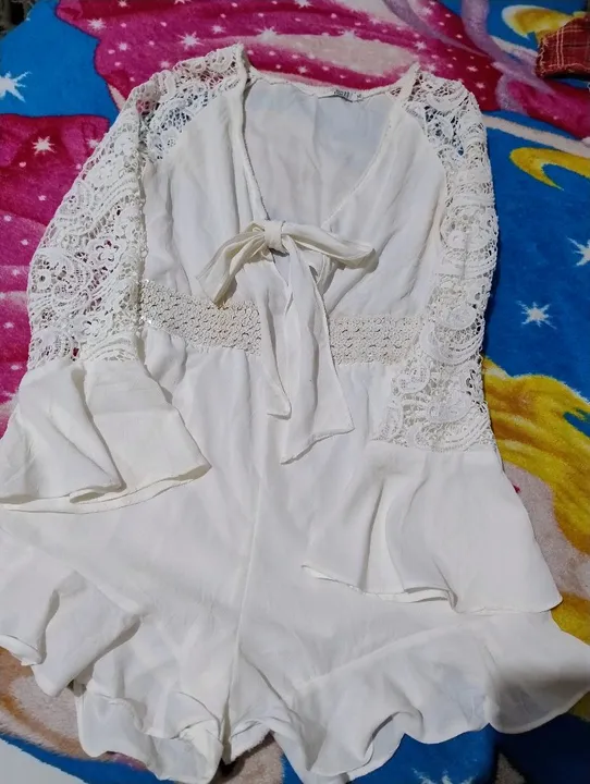 Macacão branco de renda