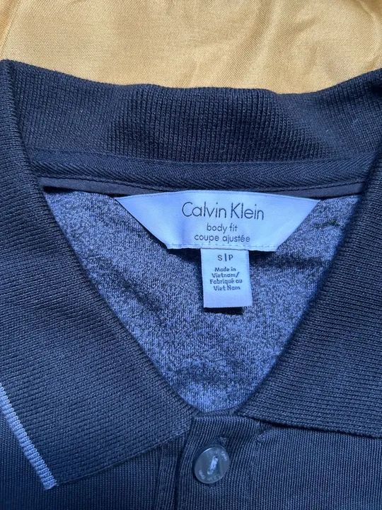 Camisa Polo Calvin Klein Preta - Foto 4