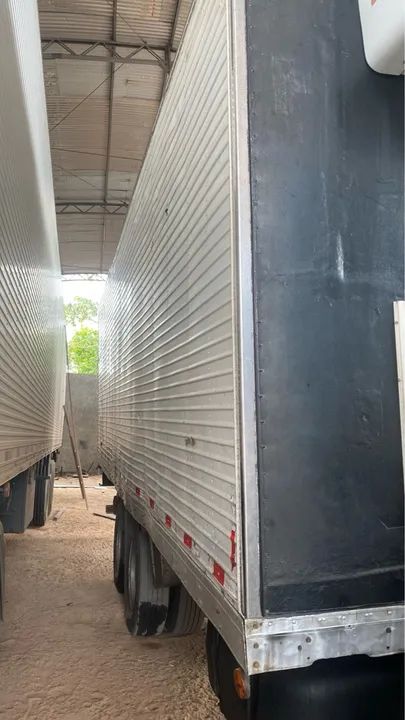 Baú frio truck (frigorífico) gancheiro (leia o anúncio) - Foto 2