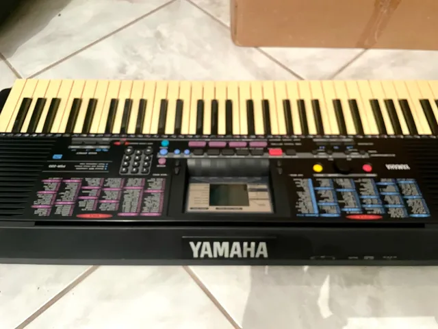 Fonte para Teclado e Piano PA 130 Bra 110 Volts Yamaha - Fonte