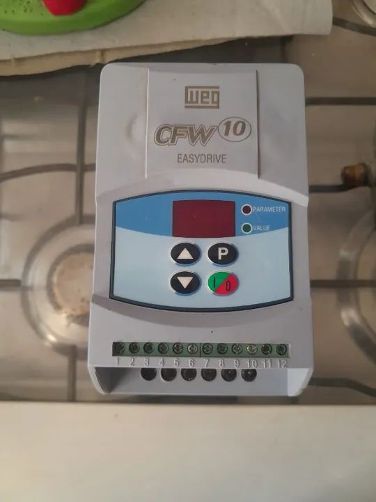 Inversor de Energia CFW 10 = Weg 1CV/ 220v - Foto 3