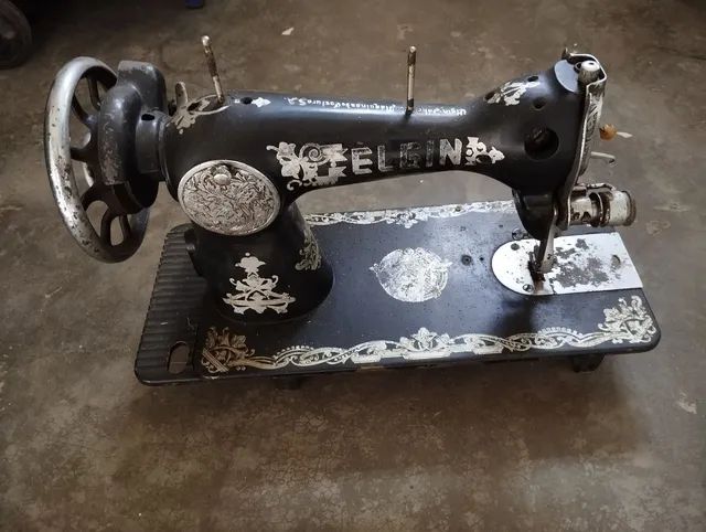 Máquina de costura antiga 