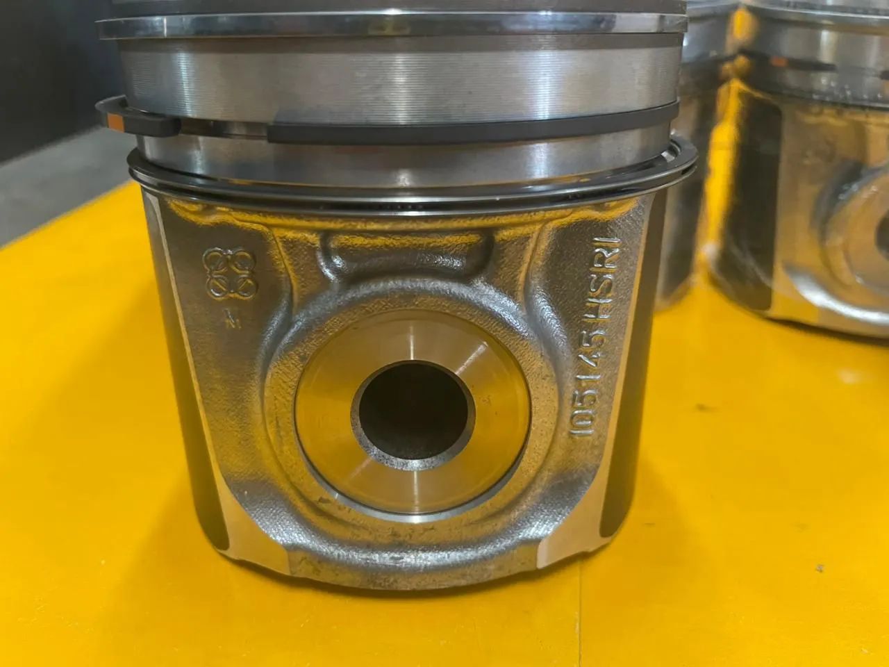 Kit de Pistões com aneis para o motor Caterpillar C6.6 - Foto 4