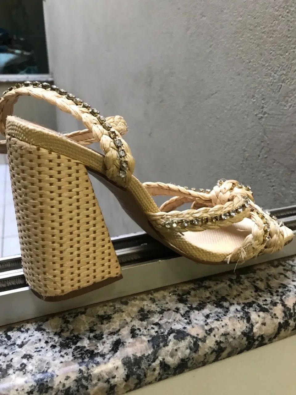 Sandália Rasteira Bege - Foto 4