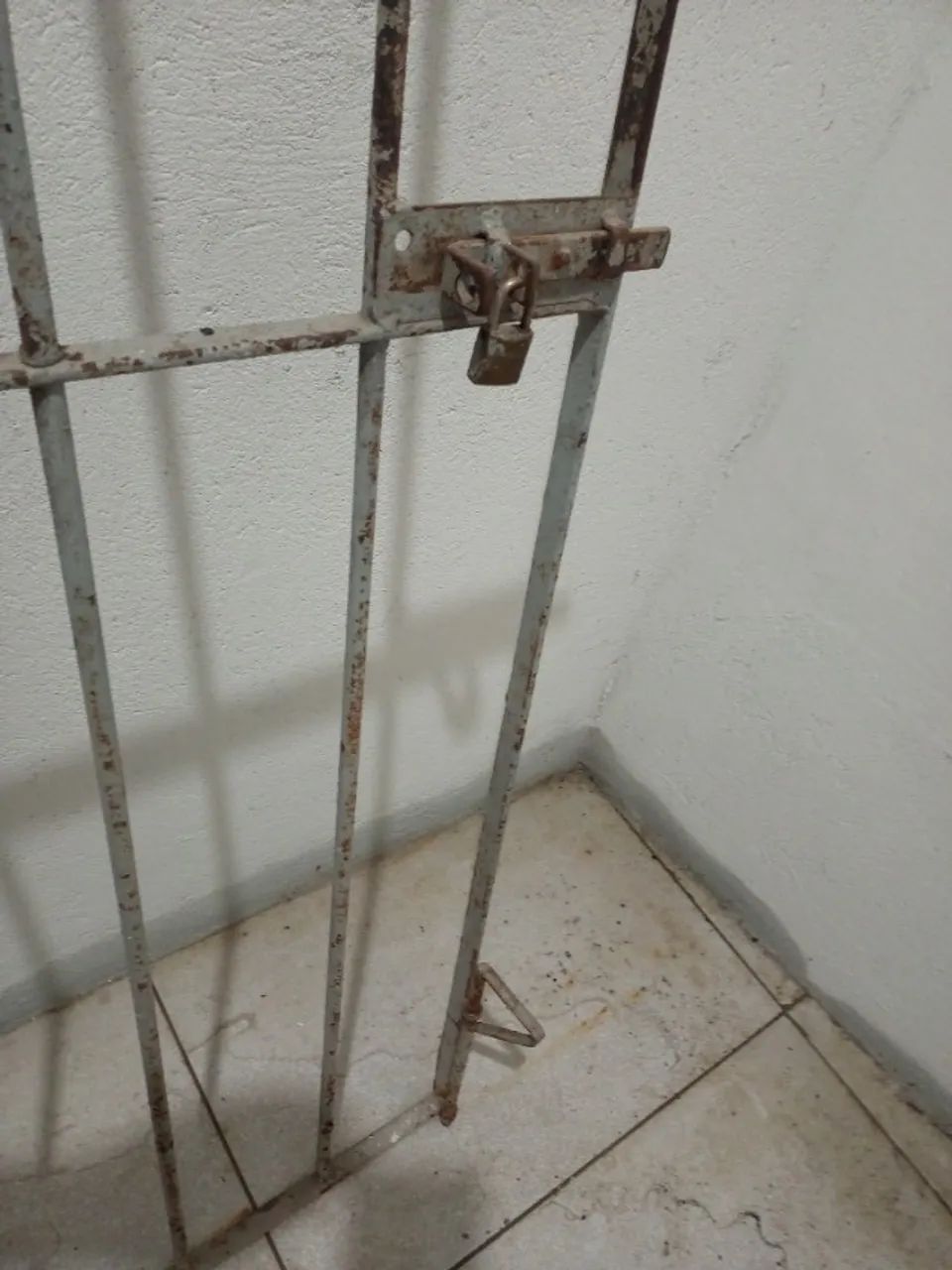 Dois portões em ferro64330444267651124