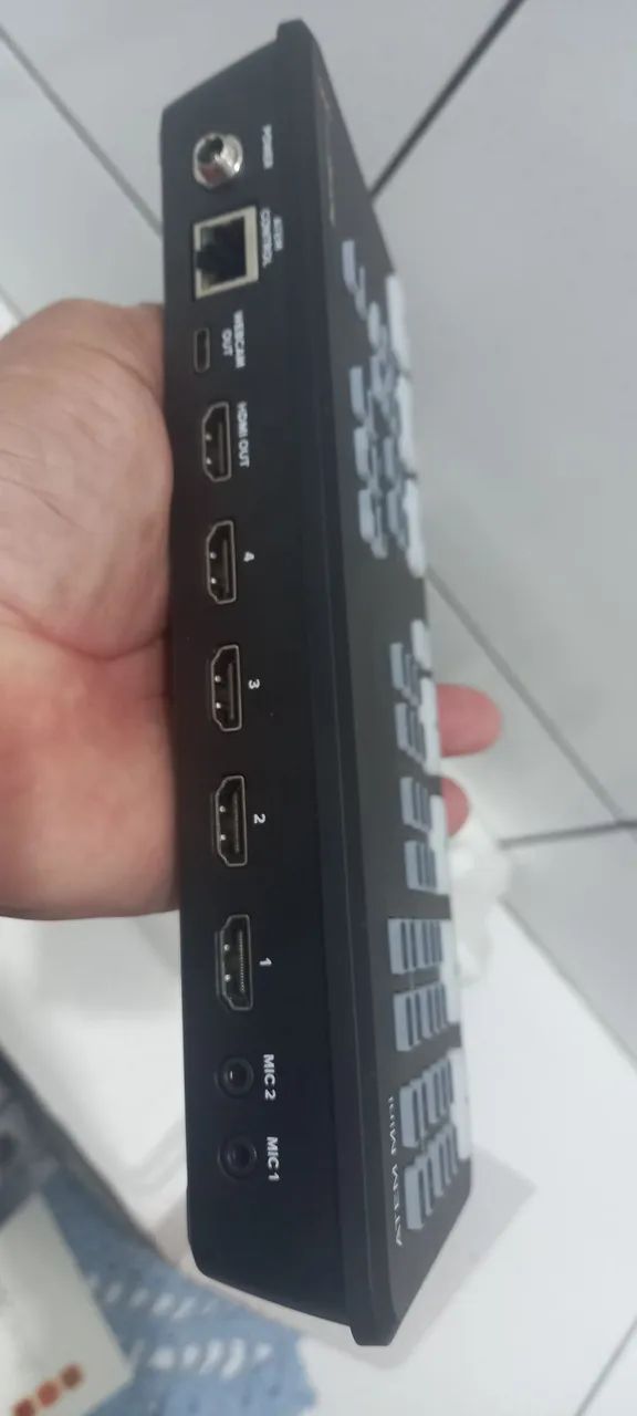 ATEM Mini BLACK MAGIC...Mixer de Vídeo ao Vivo .NOVO SEM USO .. - Foto 4