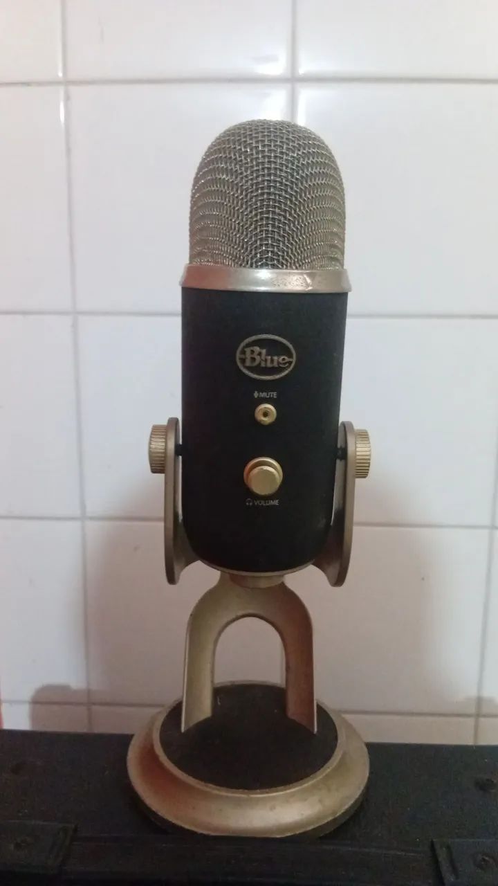 Microfone Blue Yeti Pro USB e XLR