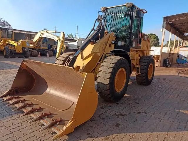 Pá Carregadeira Caterpillar