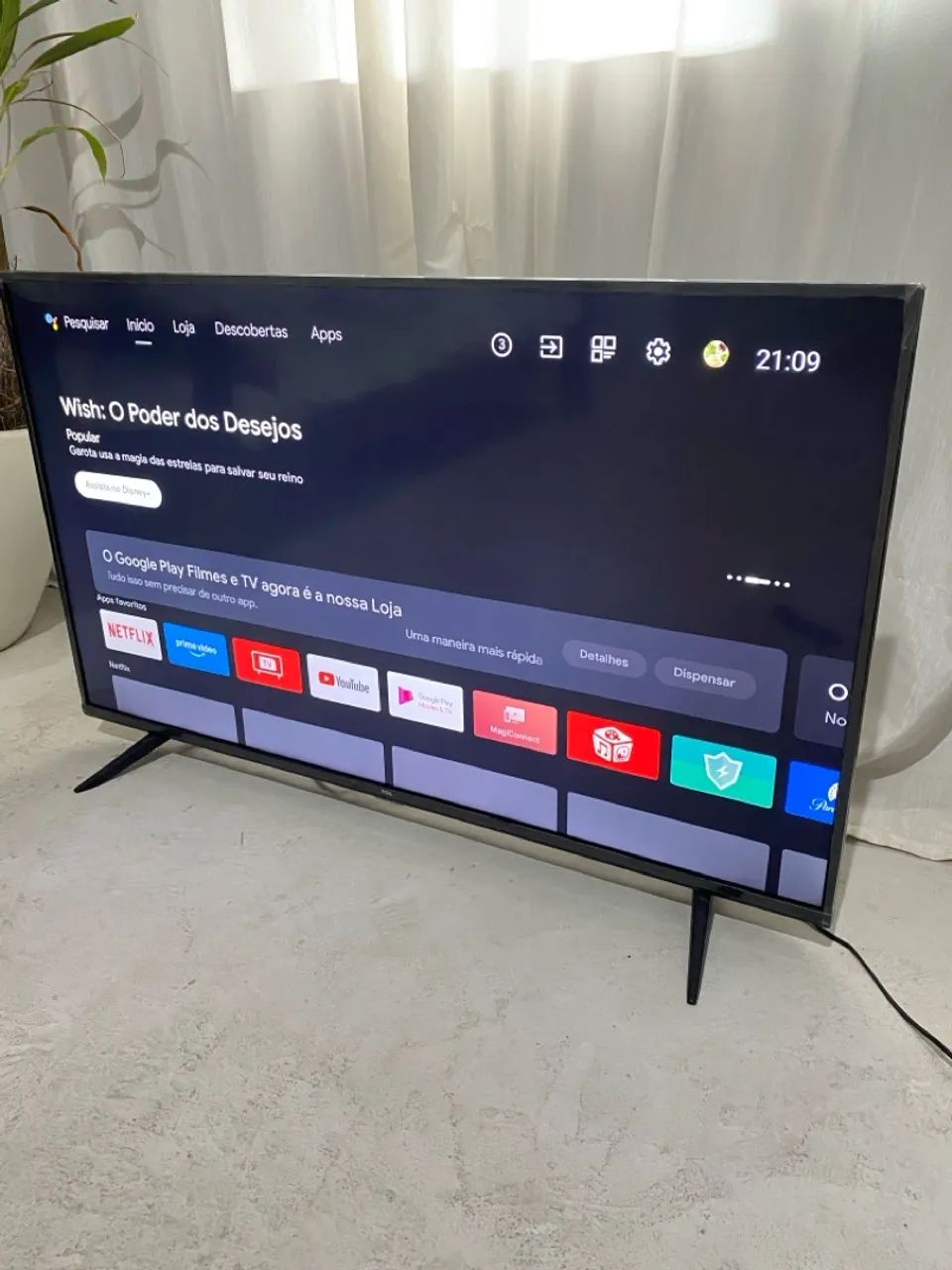 TV Smart 4K 50 polegadas sem marcas de uso. 