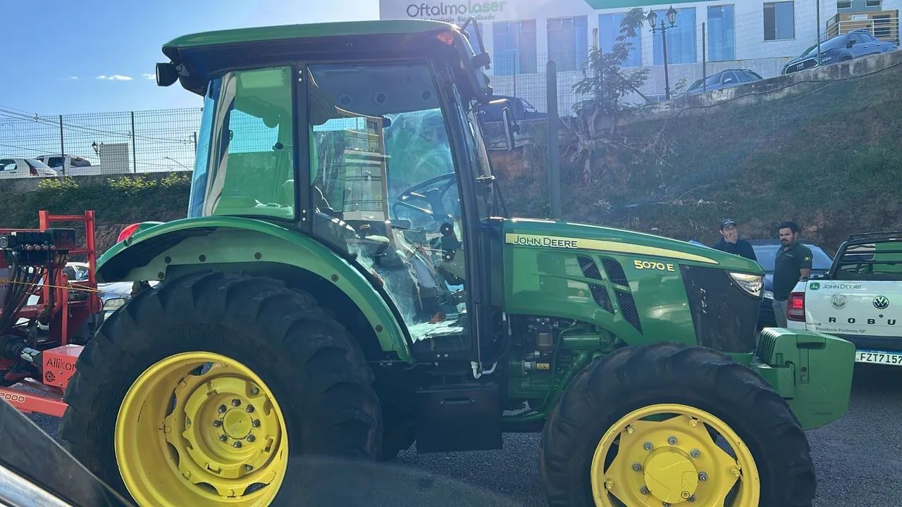 Trator jhon deere 5070E - Foto 3