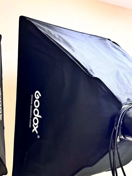kit 2 flash tocha godox Sk-400 li Softbox 60x60 e tripé 