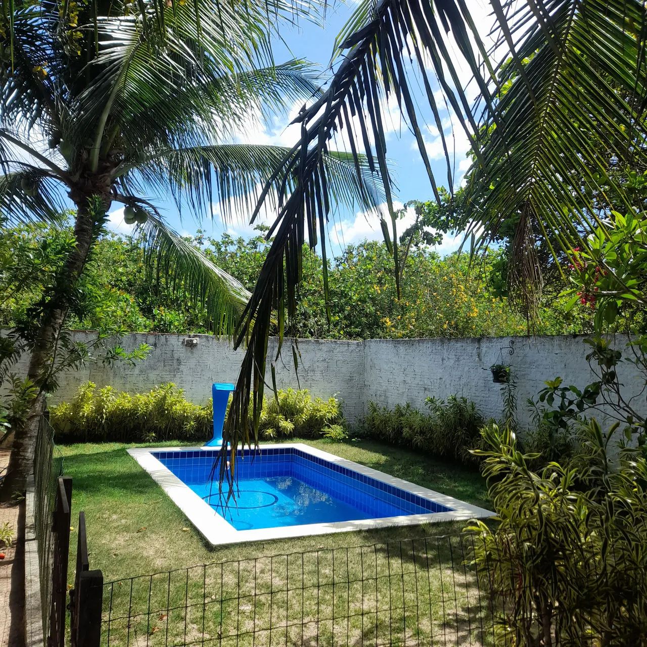Sítio com piscina em área tranquila