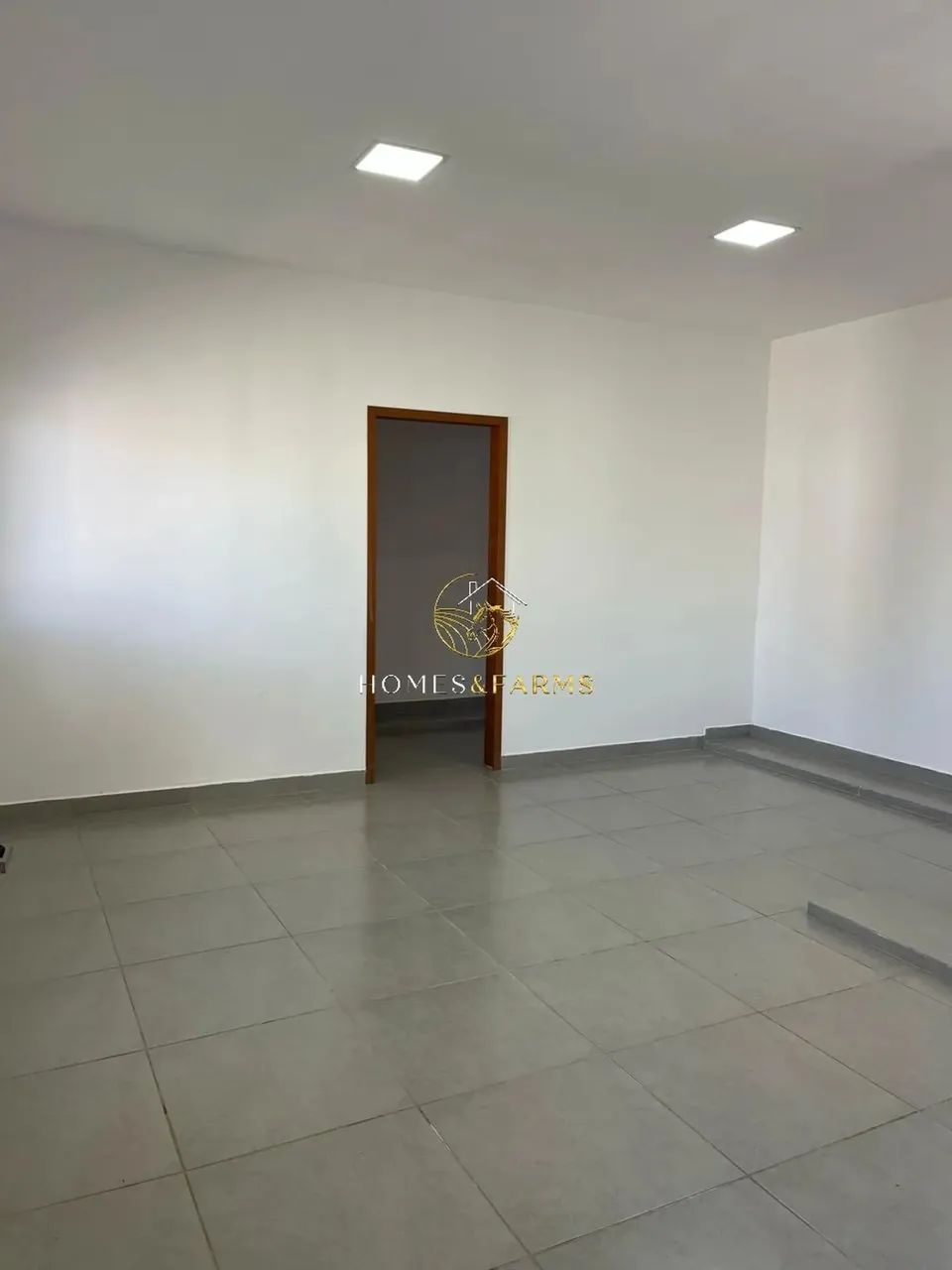 Vendo Belo Imóvel comercial com móveis planejados no escritório - Foto 4