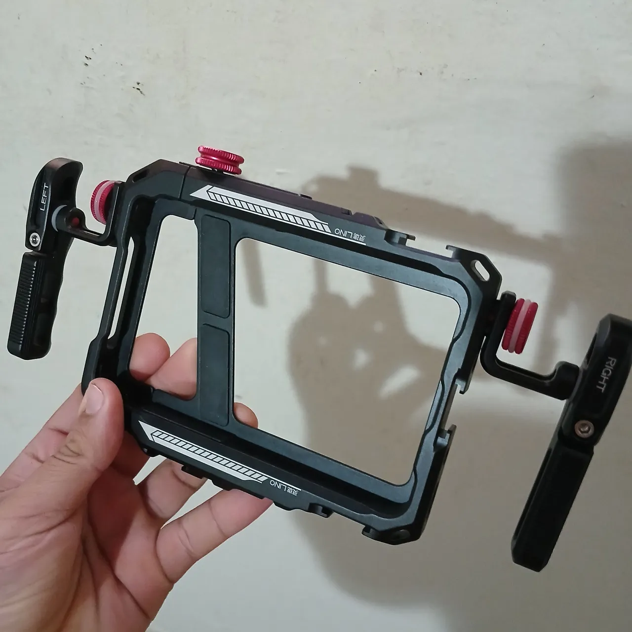 Suporte/Gaiola para Celular com Punhos e Rosca 1/4