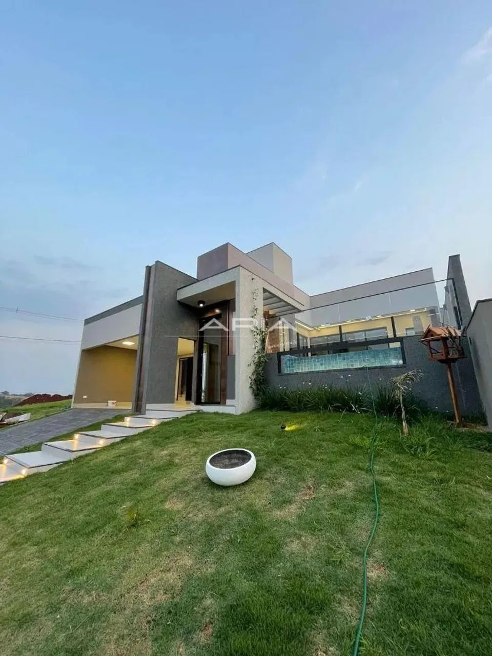 Casa com 3 dormitórios à venda, 2 vagas e 178 m - Jardim Tarobá - Cambé PR - Foto 2