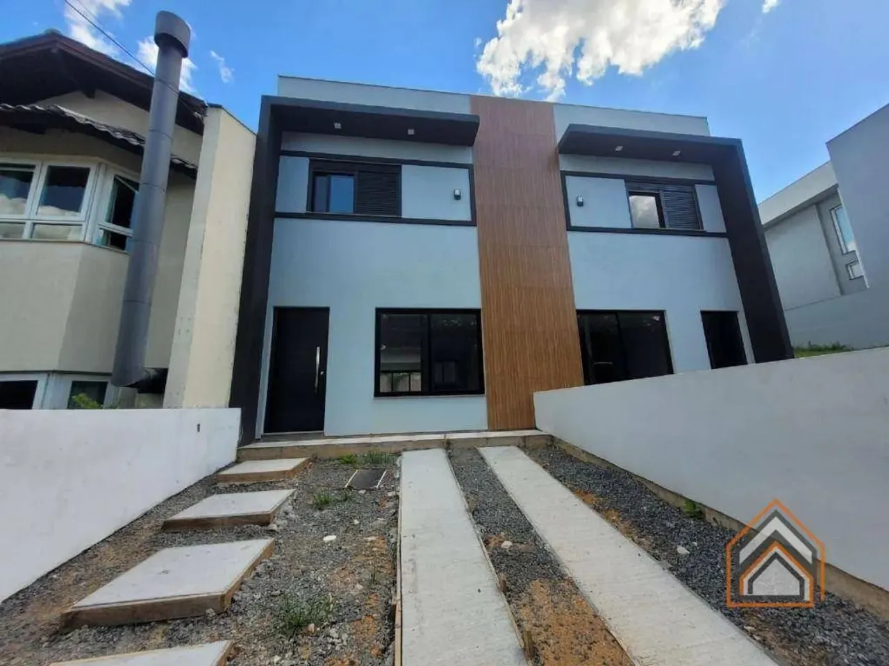 Sobrado com 2 dormitórios à venda, 110 m² por R$ 594.000,00 - Mário Quintana - Porto Alegr