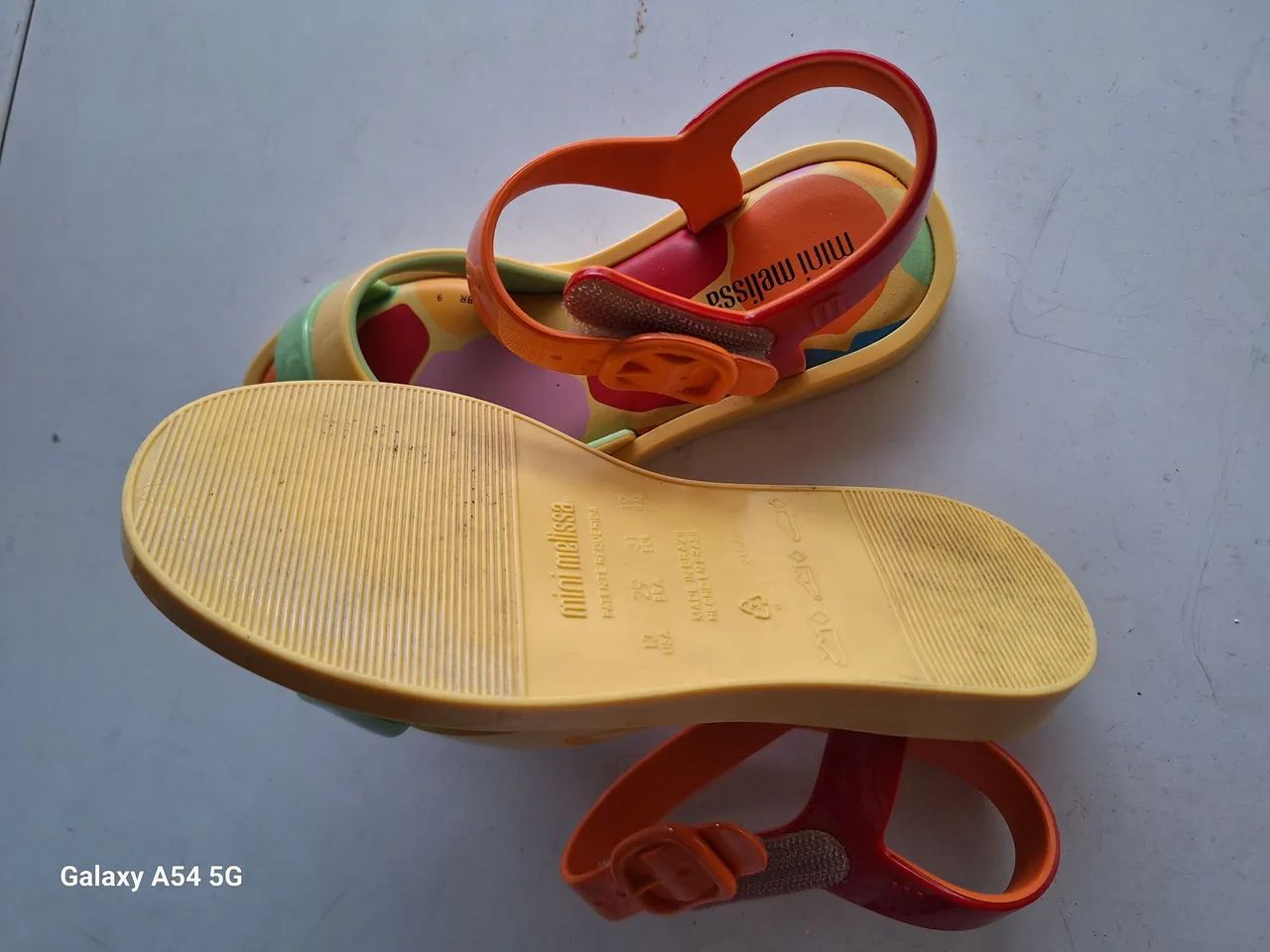 sandália mini melissa  colorland, seminova<br><br>tamanho - Foto 5