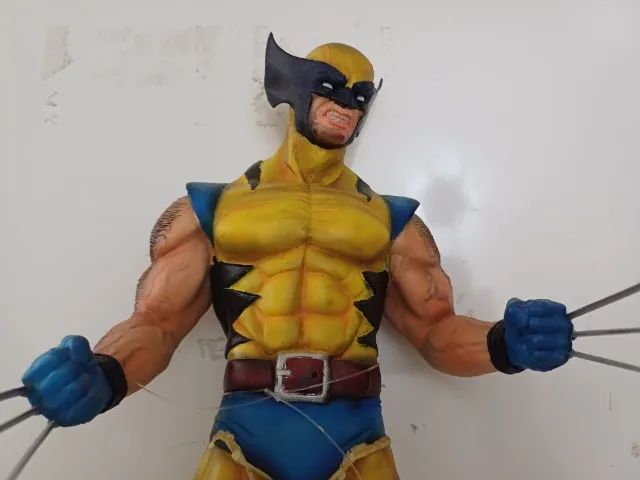 GRANDE MINIATURA DE WOLVERINE 