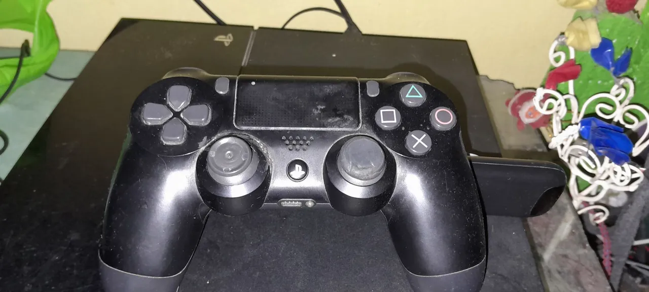 Playstation 4 com controle original