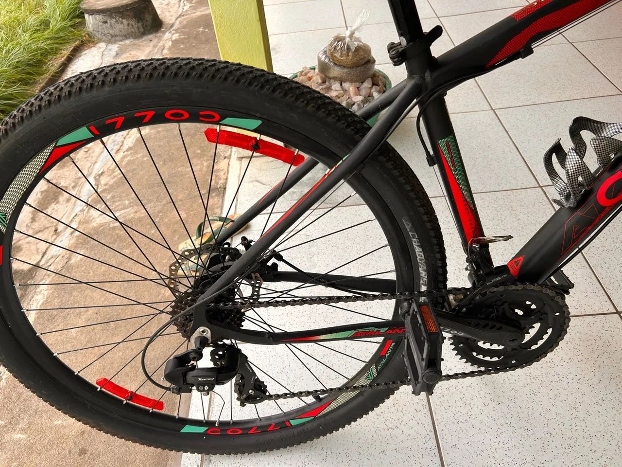 Bicicleta Aro 29 Semi Nova - Foto 4