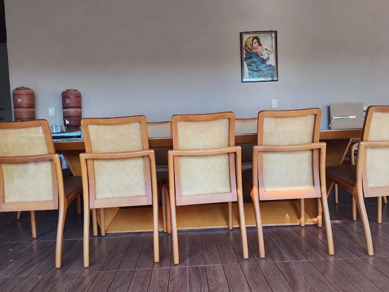 Mesa de Jantar com 12 cadeiras de madeira - Foto 5